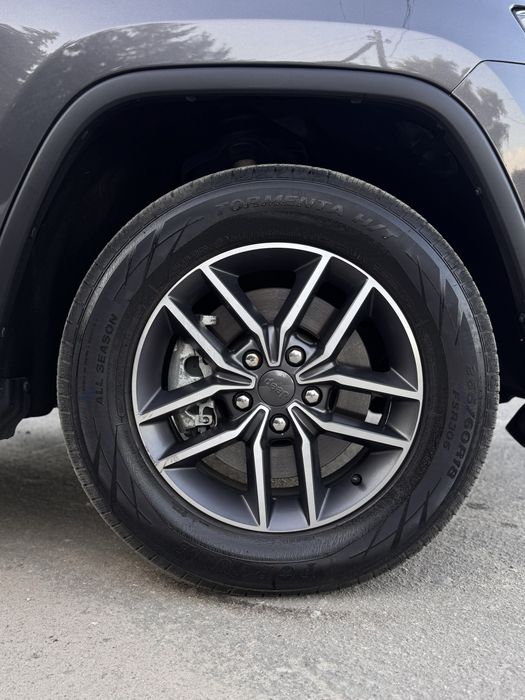 Продам JEEP Grand Cherokee 3.6 2021
