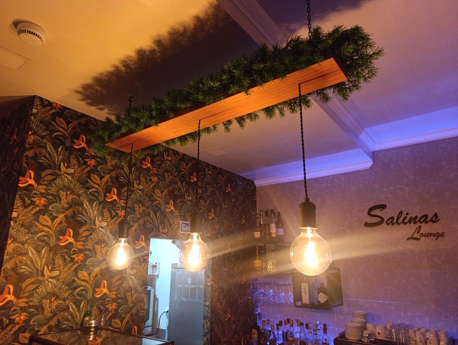 Lote de candeeiros e decoração