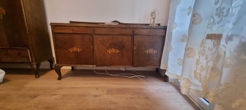 Antyk komoda drewniana.