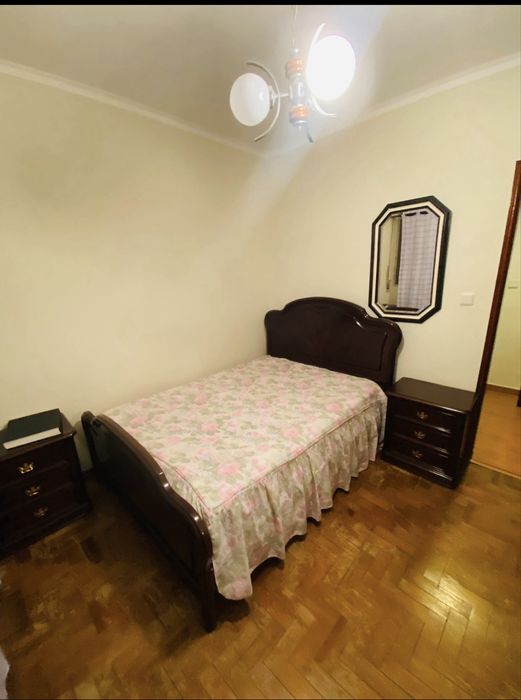 Quarto aluga se