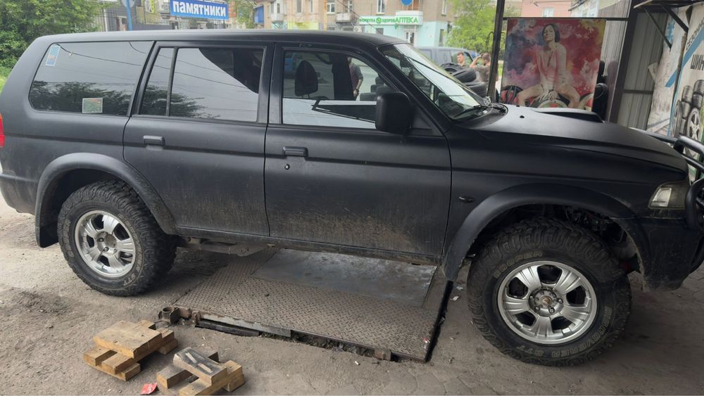 Misubishi pajero sport
