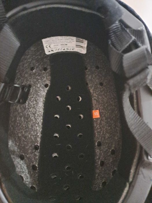 Capacete hipismo preto veludo marca Decathlon tamanho 55