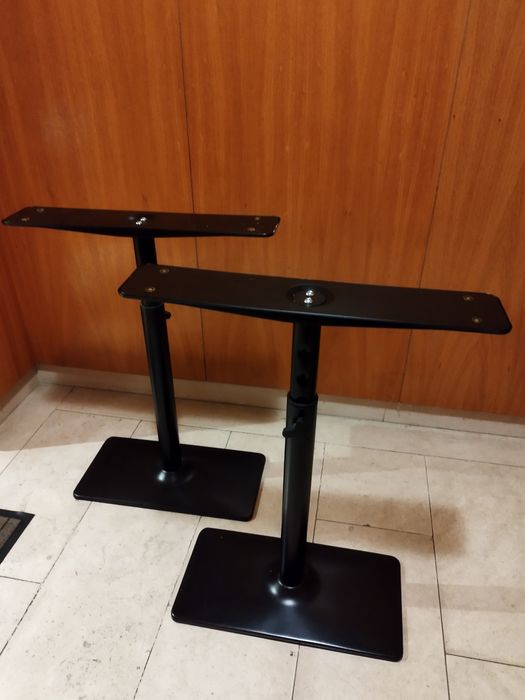 Pés de mesa metálicos - reguláveis