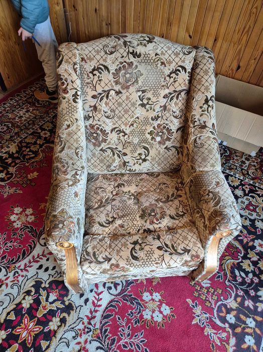 2 stylowe fotele – solidne, wygodne, klasyczny wzór