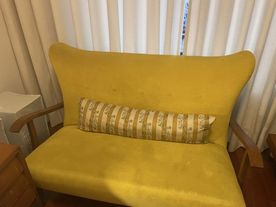 Sofa vintage amarelo