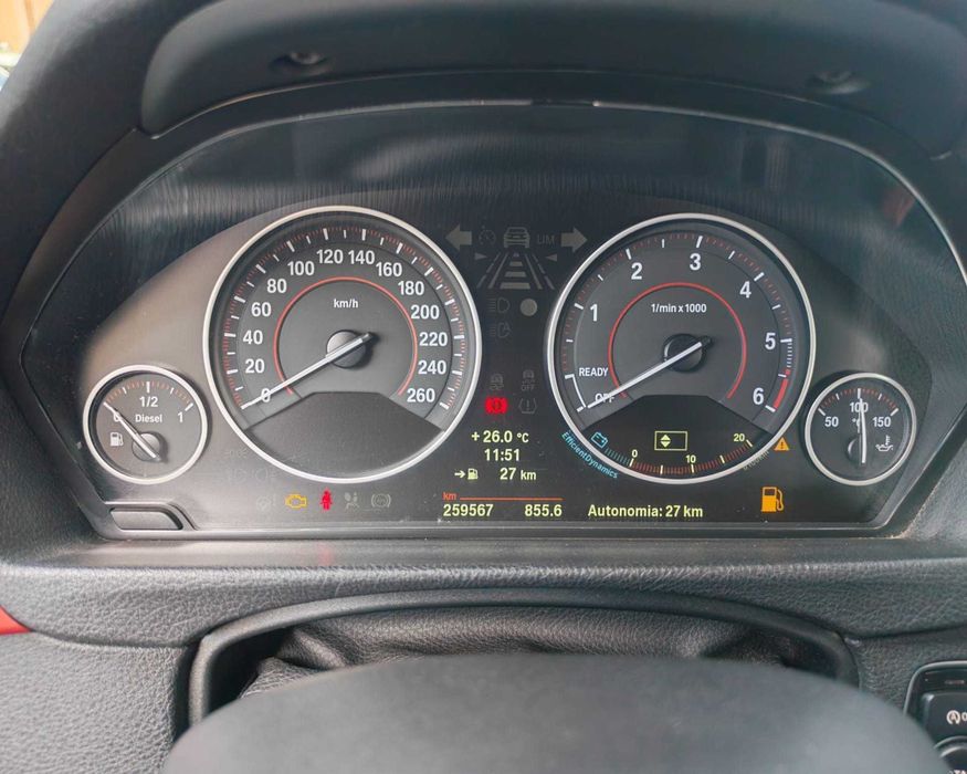 BMW 318d Touring Sport Line — Nacional | Bi-Xénon | Sensores Est. | Barras Tejadilho