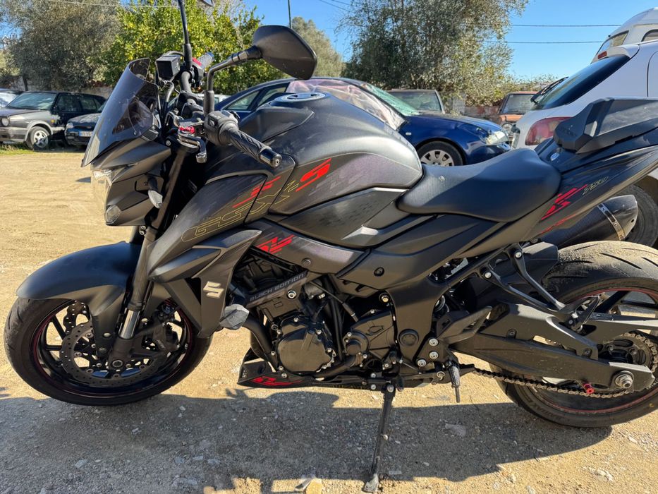 Suzuki GSX-S 750 edição especial