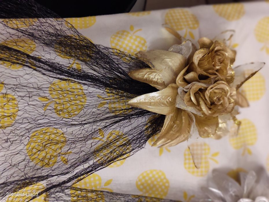 Brincos  girissimos, pregadeira de cabelo