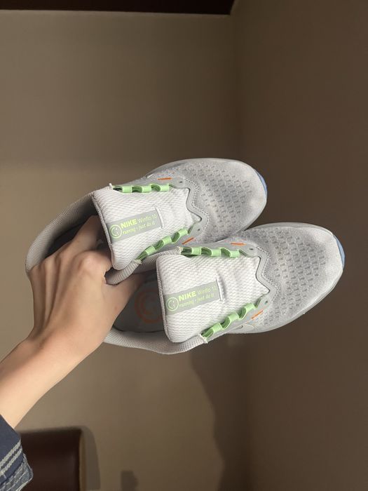 Жіночі кросівки Nike Air Winflo 10, сірі, розмір 38