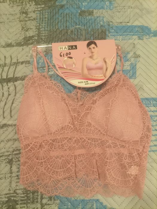 Sutiã de renda cor-de-rosa