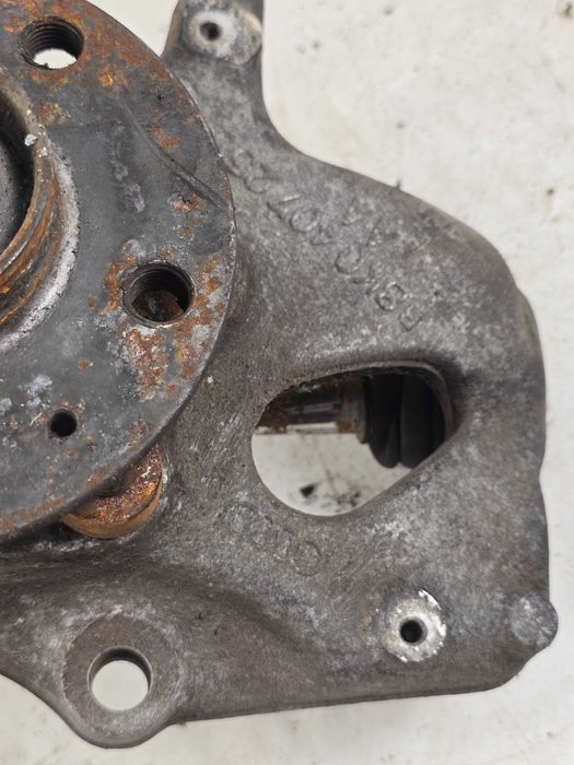 Zwrotnica prawa przednia przód 4G0407242D AUDI A4 B8 A5 LIFT 11-15 Q5 8R A6 C7