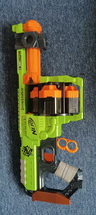 Wielki Nerf Zombie Strike Dominator