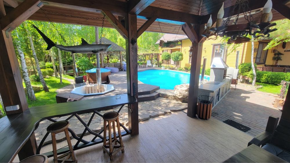 Оренда будинку подобово. Аренда дома посуточно. Басейн,чан,река,баня.