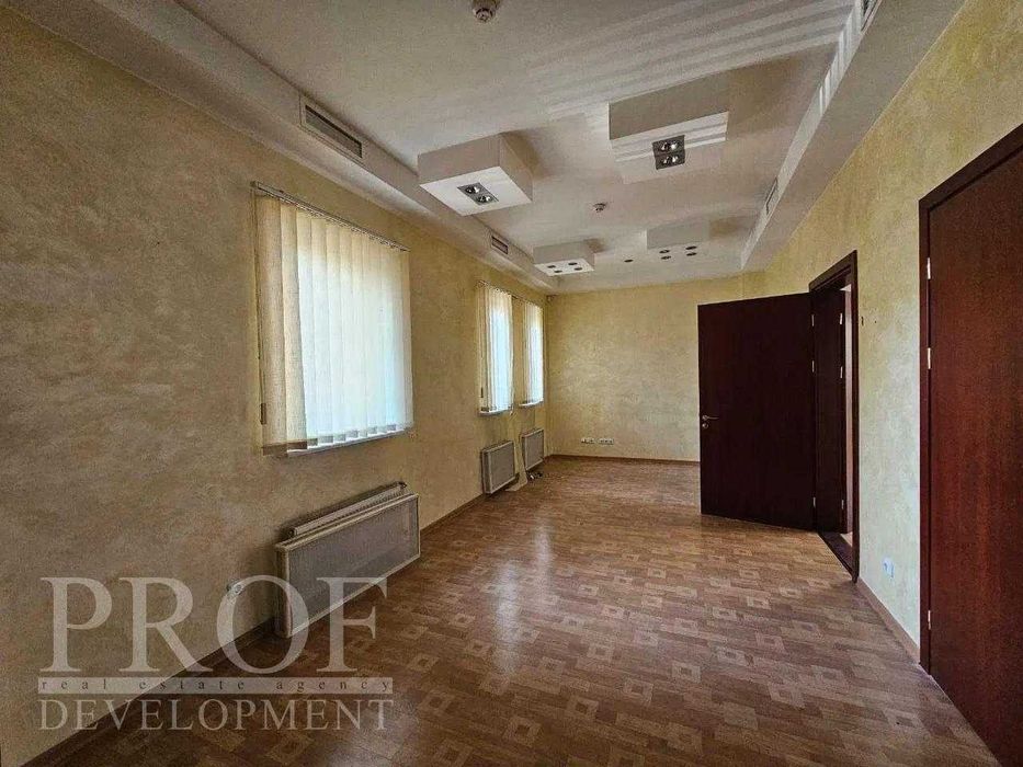 Оренда офісної будівлі в центрі Києва (1300 м2)
