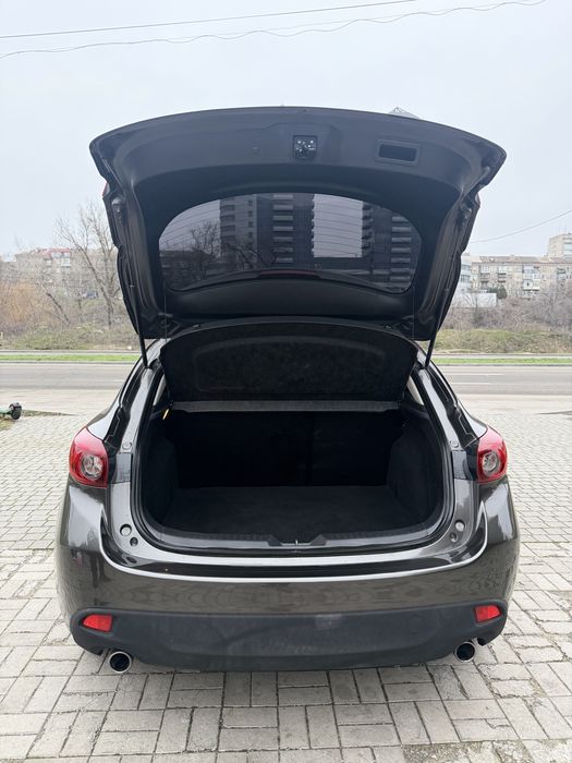 Машина Mazda 3 sport