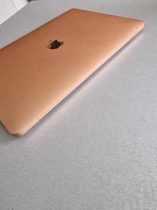 Продам MacBook Air a2337 M1/8/256
