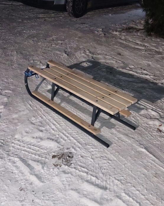 Sanki metalowe z podnóżkiem
