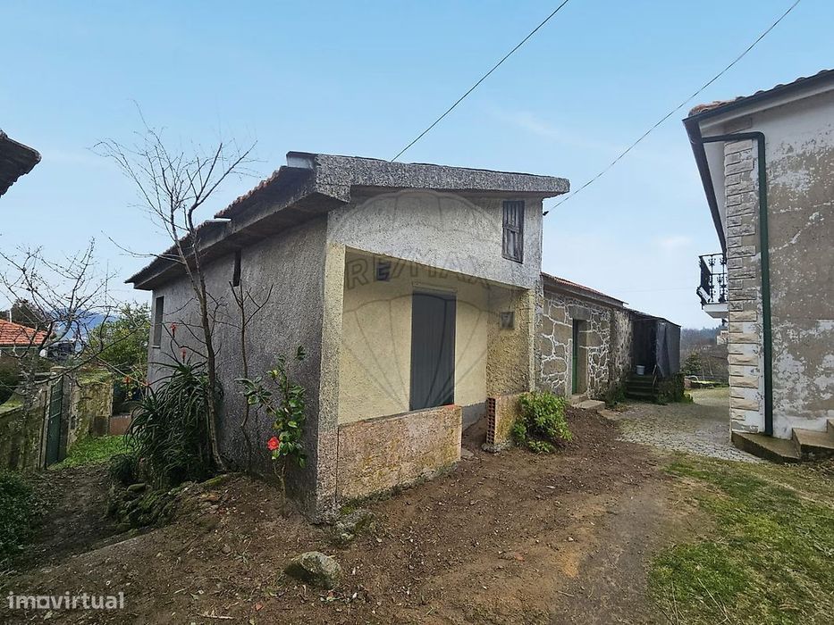 Moradia T2 para venda — Tarouquela, Viseu