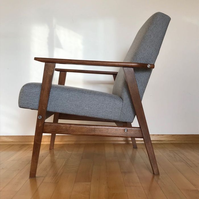 Fotel PRL Lisek Śnieżka ciemny dąb klasyczna jodełka szary renowacja 1