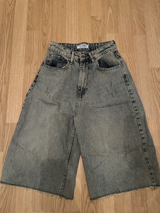 Длинные джинсовые шорты