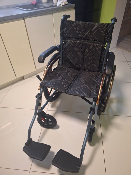 Sprzedam nowy wózek inwalidzki