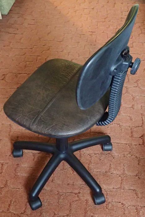 Krzesło biurowe obrotowe dla dziecka