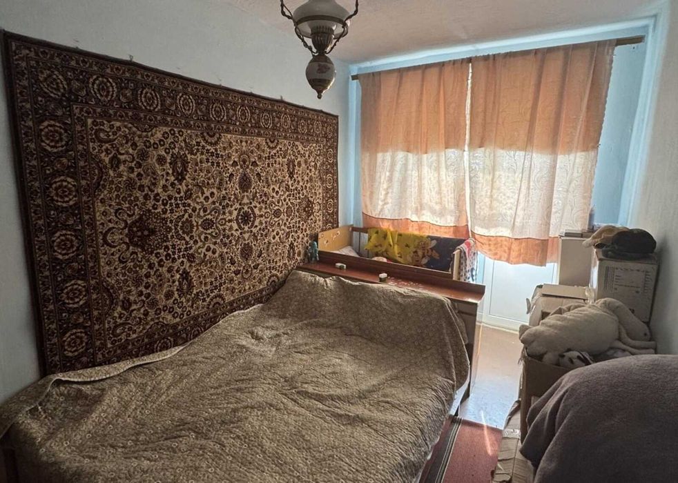 Продається двокімнатна квартира в самому центрі Гнівані