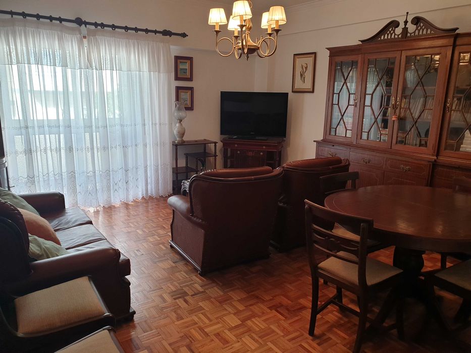 Quarto para arrendamento mobilado com despesas incluídas