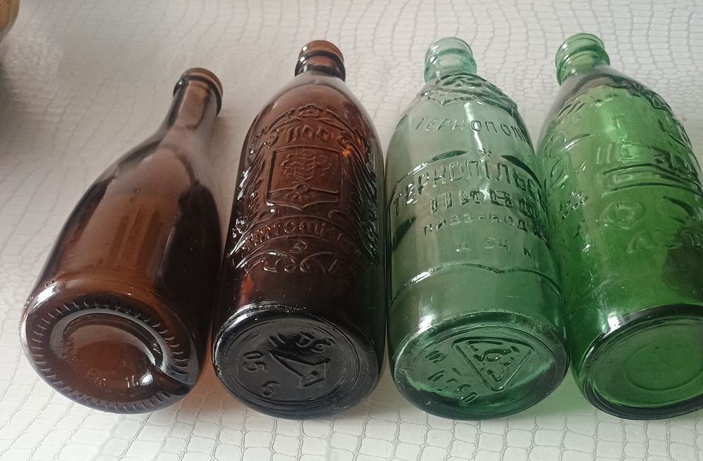 Колекційні пляшки.