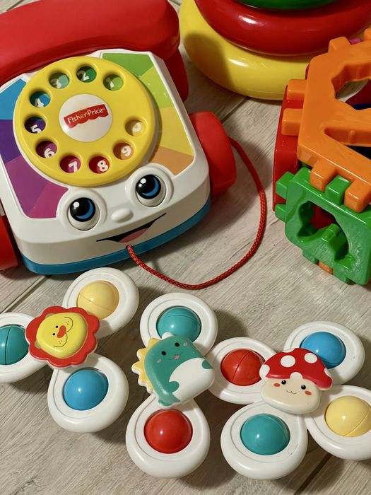 Набір іграшок fisher price, пірамідка tigres та інше