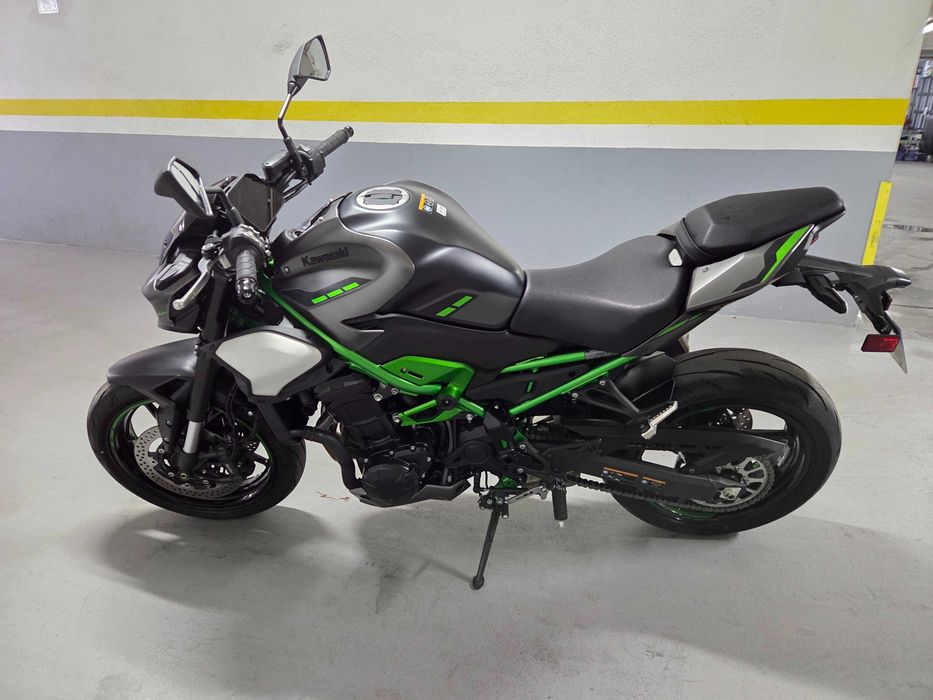 Kawasaki Z900 Sport, 2025, 1400km e garantia total Kawasaki até 03/28