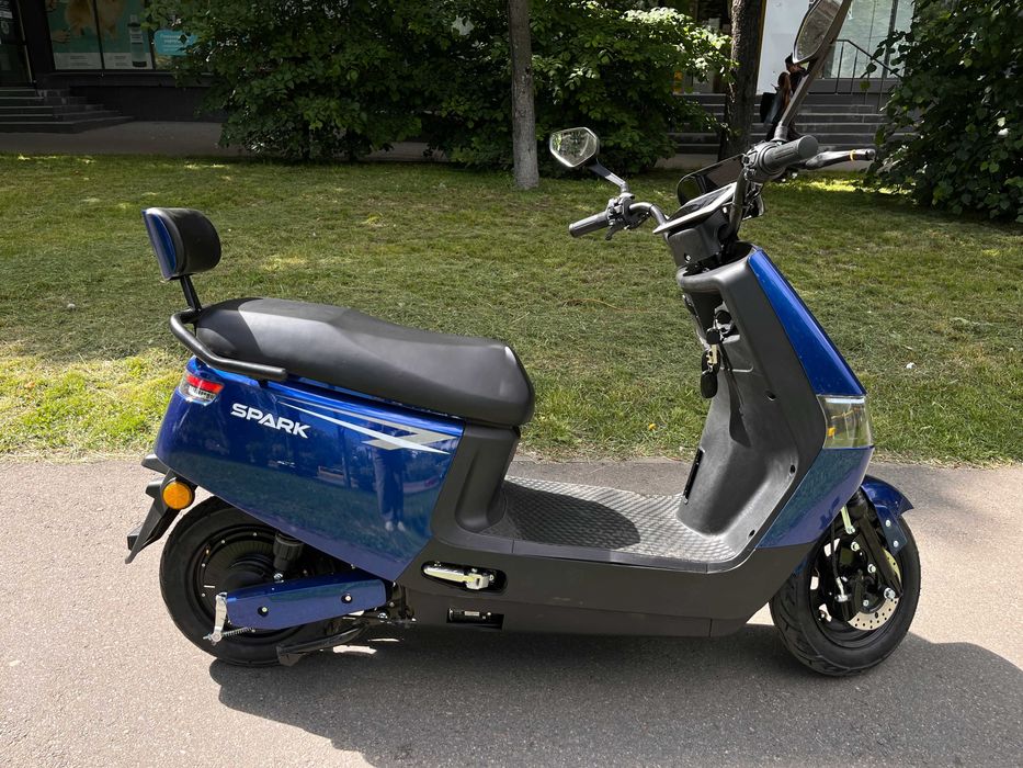 Електроскутер SPARK SP1500E-1