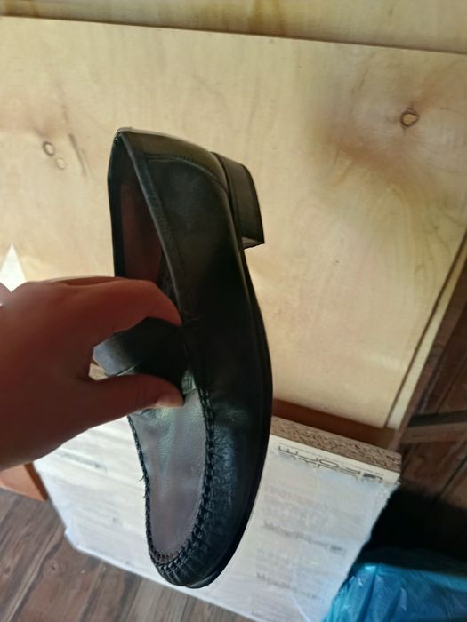 37 Веди кросівки олх доставка