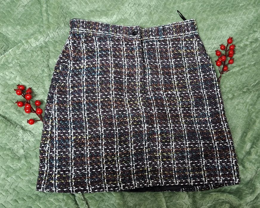 Спідничка в клітинку,, має два карманчика, якість чудова
