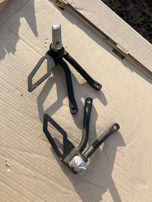 Задні ніжки пасажира Lifan SR220