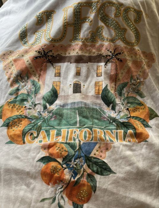 Tshirt Guess xl branca e tons laranja