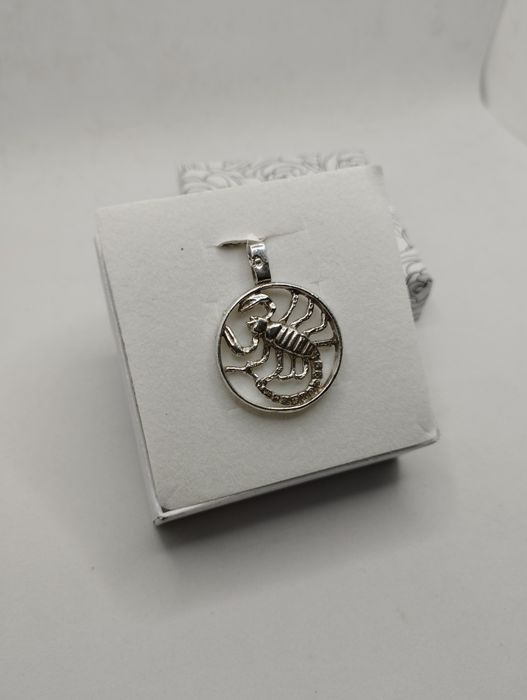 Srebrny wisiorek skorpion, Warmet, próba 830