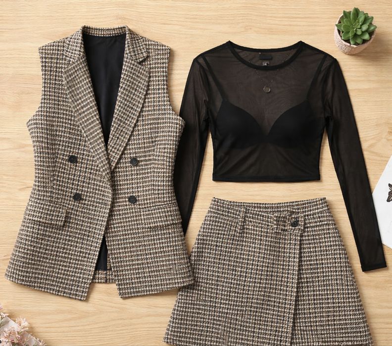 Жалетка с юбкой в клетку