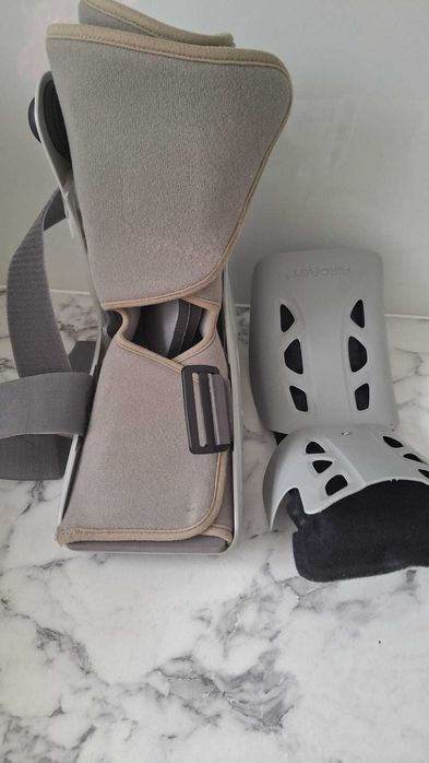 Orteza dwukomorowa Aircast Walker, usztywniacz podudzia i stopy.