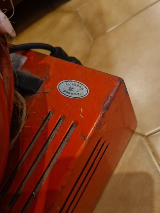 Carregador de baterias 220V