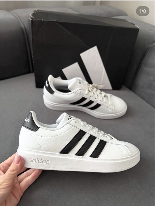 Жіночі кеди ADIDAS