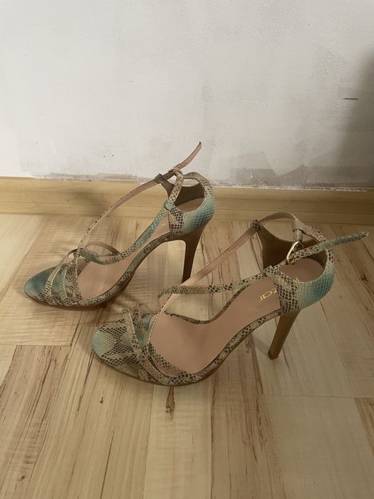 Szpilki sandały skórzane Kazar