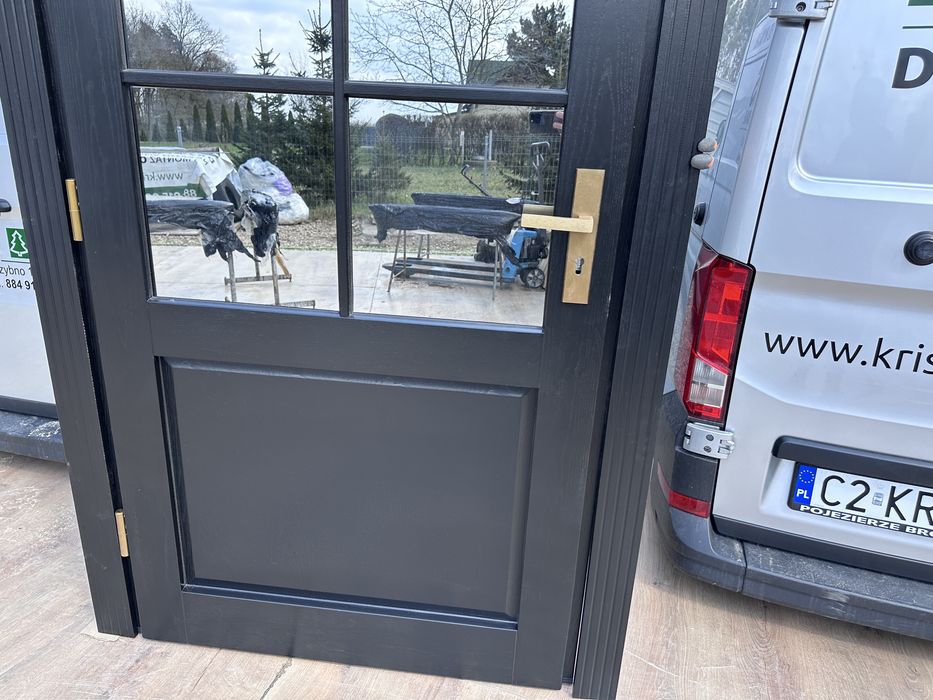 Drzwi wejściowe drewniane czarne zewnętrzne Na wymiar czyste powietrze