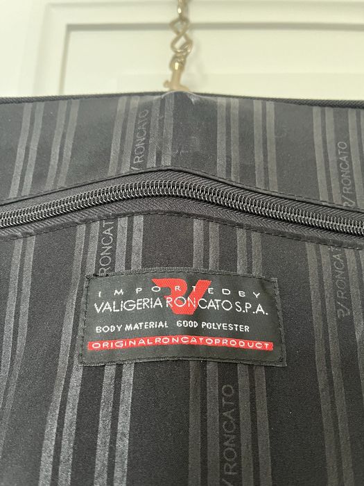 Elegancka torba/pokrowiec na garnitur firmy Roncato