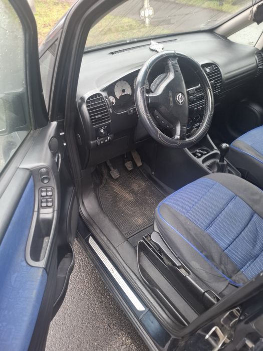 Opel Zafira A 2002 рік