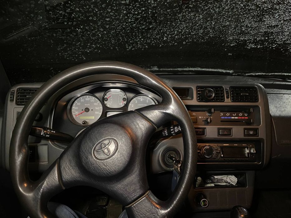 Продам Toyota rav4 ( равлик)