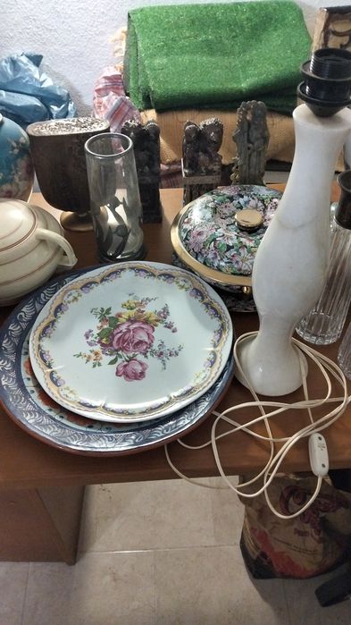 Porcelanas antigas e de pau preto