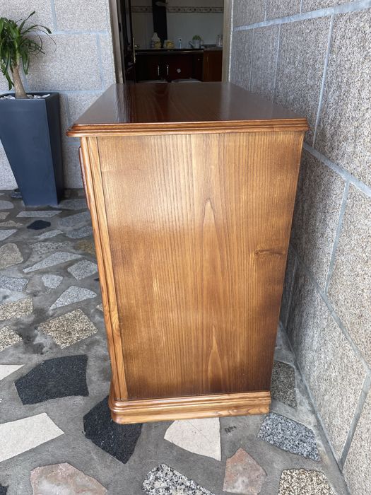 Movel de TV em madeira maciça