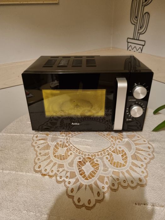 Mikrofalówka firmy Amica  energooszczędna.