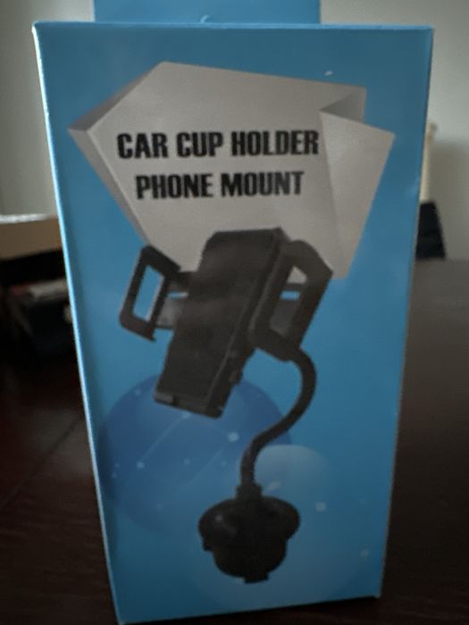 samochodowy uchwyt na telefon montowany w uchwycie na kubek